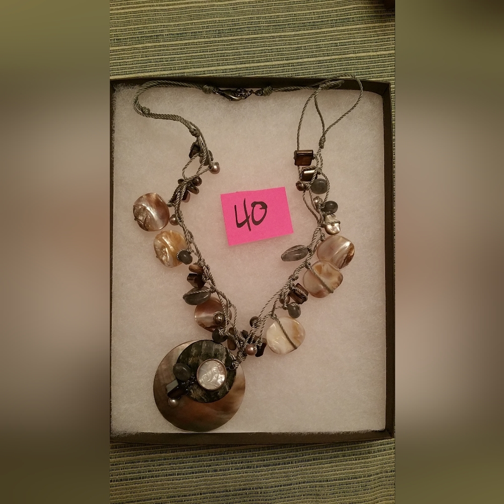 Silpada Grey and shell necklace.